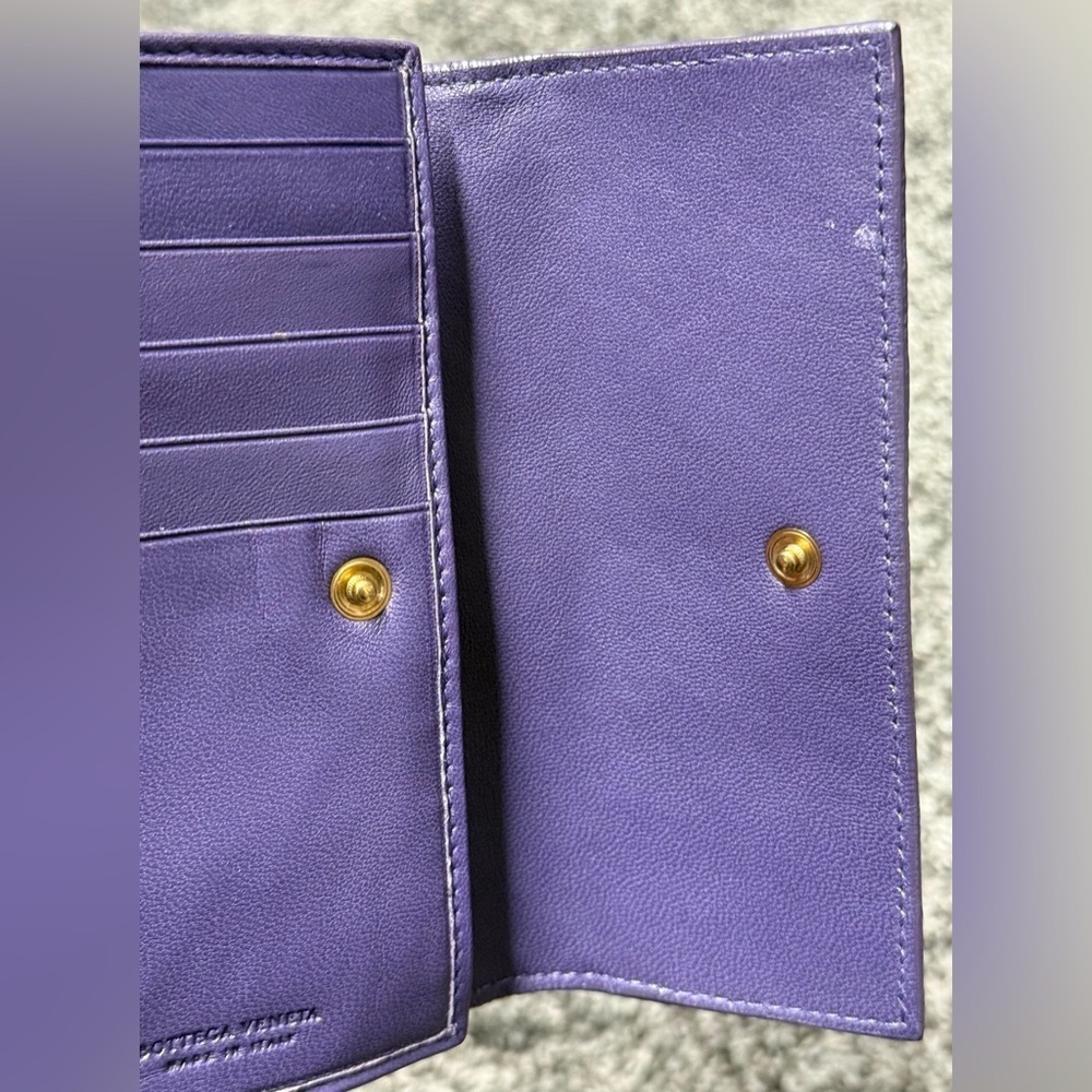 Bottega Veneta purple wallet - Picture 9 of 13